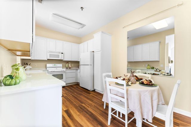 9475 Lakeside Drive, Ypsilanti, MI 48197