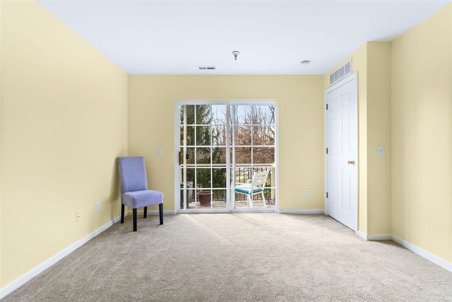 9475 Lakeside Drive, Ypsilanti, MI 48197