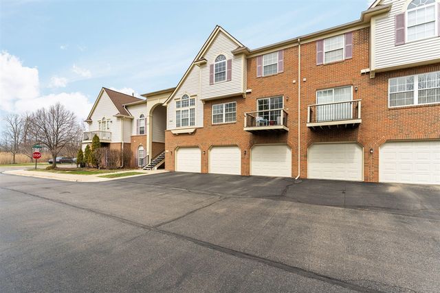 9475 Lakeside Drive, Ypsilanti, MI 48197