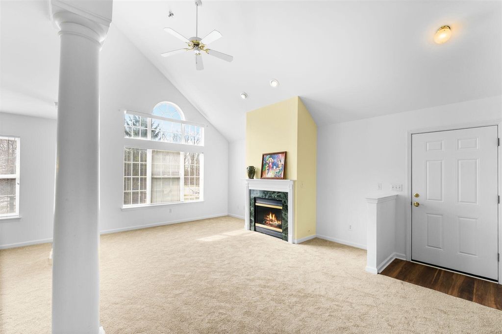 9475 Lakeside Drive, Ypsilanti, MI 48197