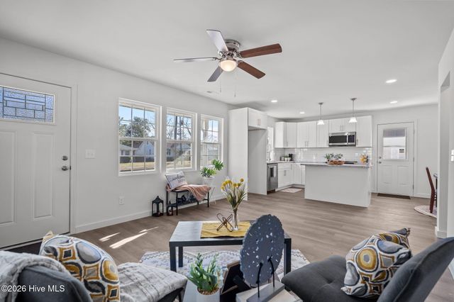 708 S 14th Street, Wilmington, NC 28401