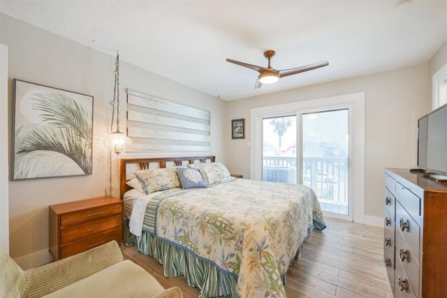 22112 Yoakum Drive, Galveston, TX 77554