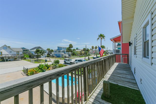 22112 Yoakum Drive, Galveston, TX 77554