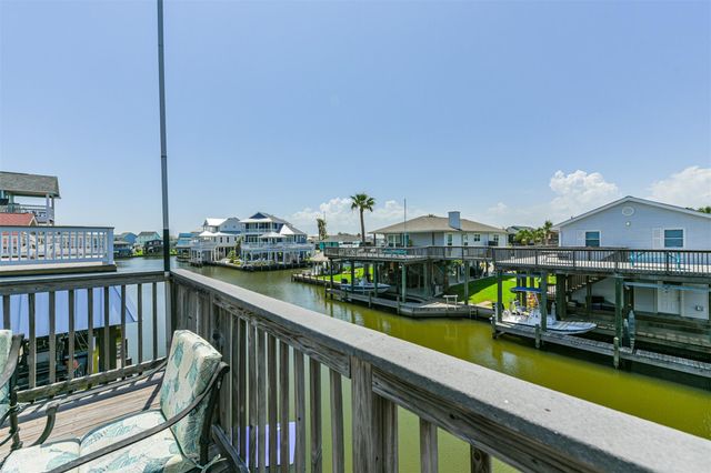 22112 Yoakum Drive, Galveston, TX 77554