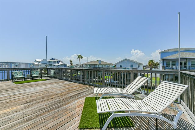 22112 Yoakum Drive, Galveston, TX 77554