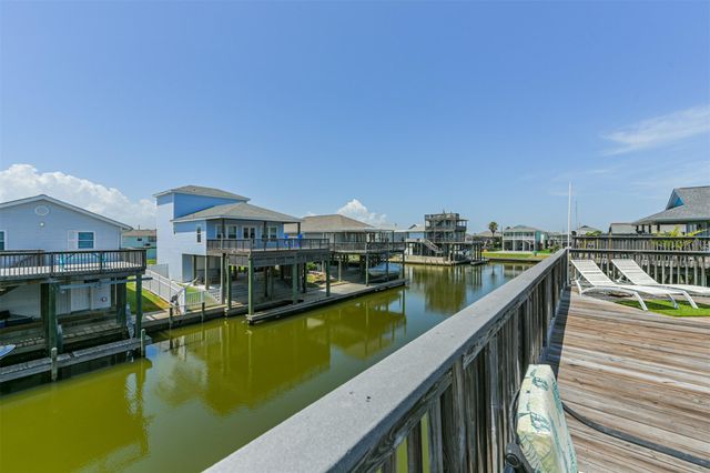 22112 Yoakum Drive, Galveston, TX 77554