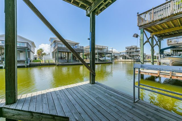 22112 Yoakum Drive, Galveston, TX 77554