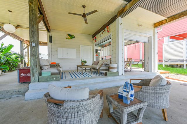 22112 Yoakum Drive, Galveston, TX 77554