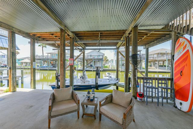 22112 Yoakum Drive, Galveston, TX 77554