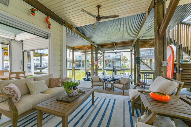 22112 Yoakum Drive, Galveston, TX 77554