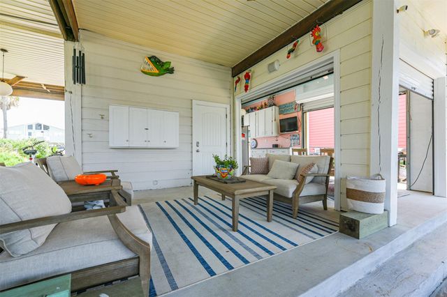 22112 Yoakum Drive, Galveston, TX 77554