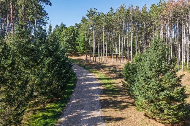 S1063 Highway 58, La Valle, WI 53941