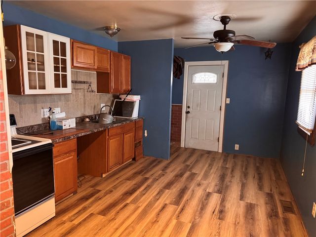 279 Fleming Way, Sharon, PA 16146