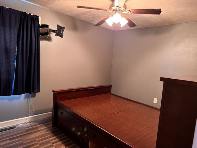 279 Fleming Way, Sharon, PA 16146