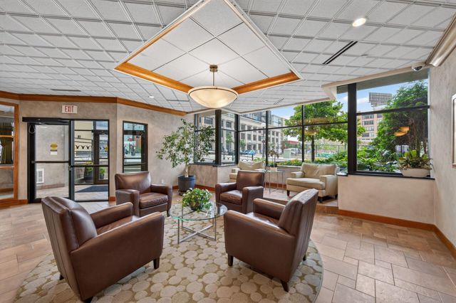 78 10th E Street 1909, Saint Paul, MN 55101
