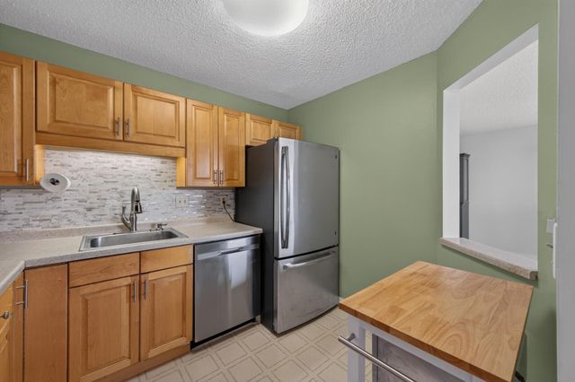 78 10th E Street 1909, Saint Paul, MN 55101