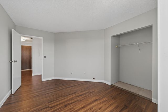 78 10th E Street 1909, Saint Paul, MN 55101