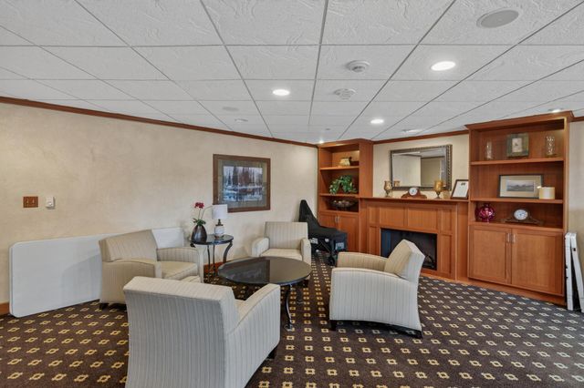 78 10th E Street 1909, Saint Paul, MN 55101