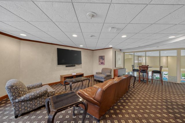 78 10th E Street 1909, Saint Paul, MN 55101