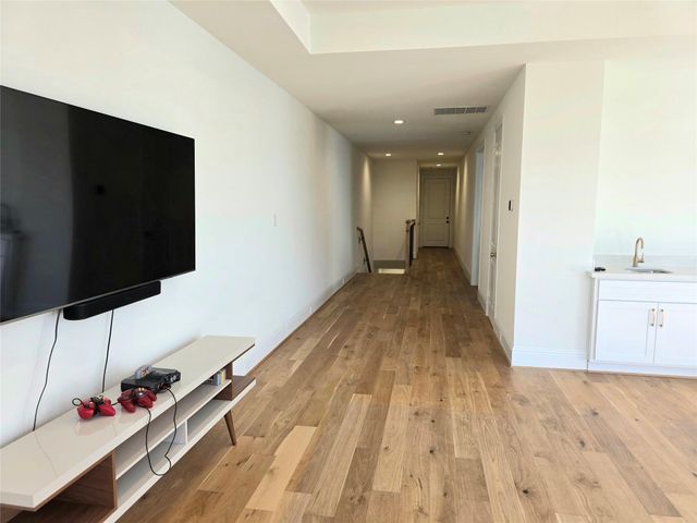613 W 26th Street, Houston, TX 77008