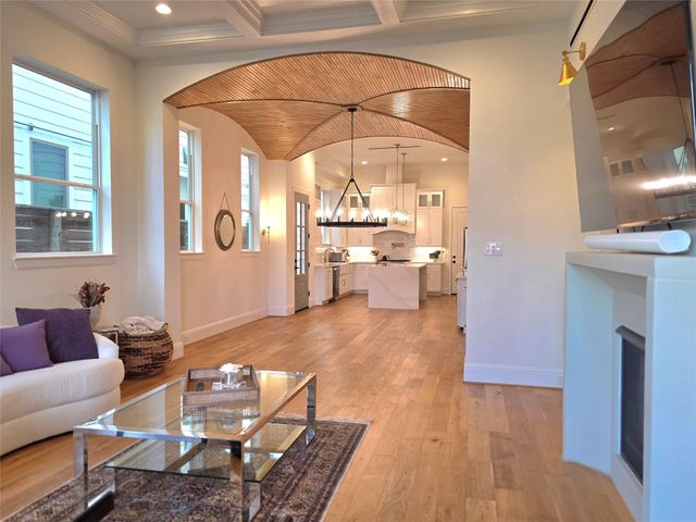 613 W 26th Street, Houston, TX 77008