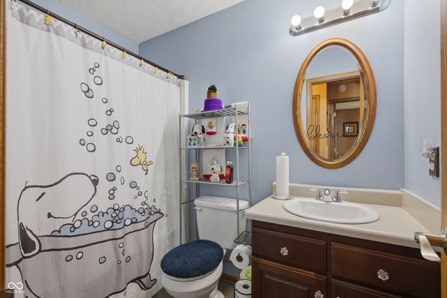 3127 N White River Parkway East Drive, Indianapolis, IN 46208