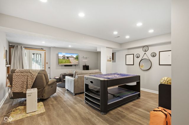 3127 N White River Parkway East Drive, Indianapolis, IN 46208