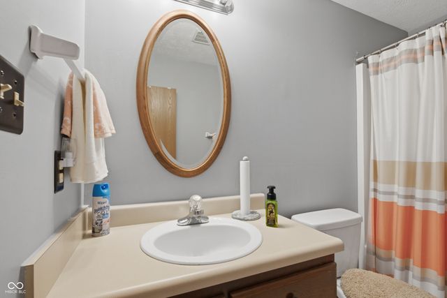 3127 N White River Parkway East Drive, Indianapolis, IN 46208