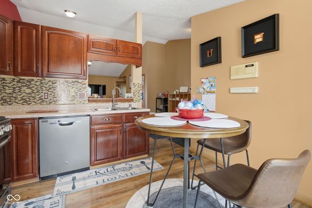 3127 N White River Parkway East Drive, Indianapolis, IN 46208