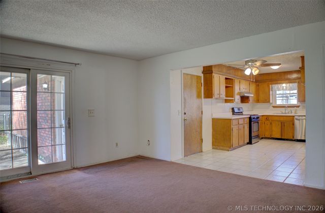 306 E 17th Street, Owasso, OK 74055