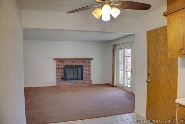 306 E 17th Street, Owasso, OK 74055