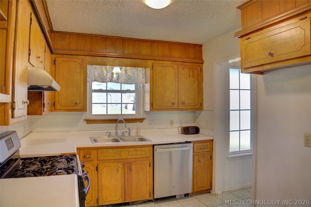 306 E 17th Street, Owasso, OK 74055