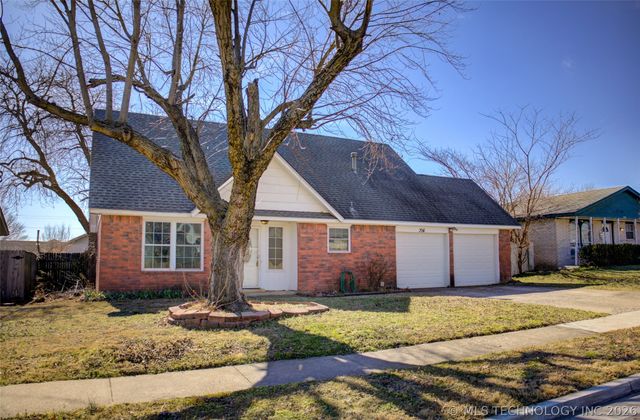 306 E 17th Street, Owasso, OK 74055