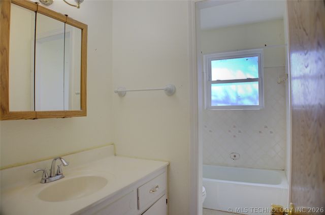 306 E 17th Street, Owasso, OK 74055