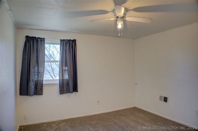 306 E 17th Street, Owasso, OK 74055