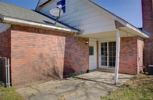 306 E 17th Street, Owasso, OK 74055