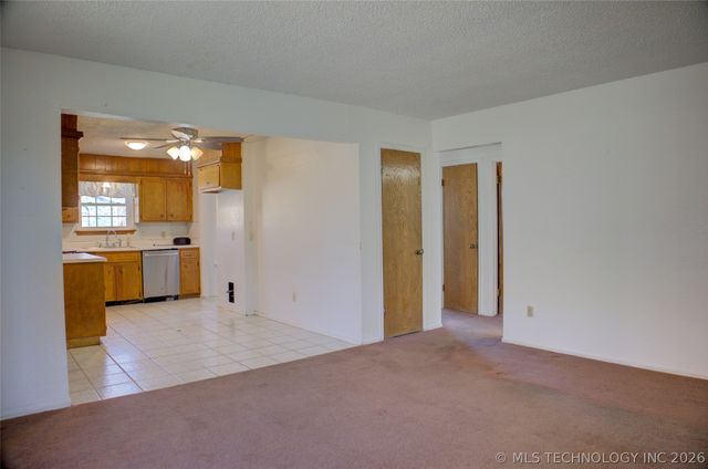 306 E 17th Street, Owasso, OK 74055