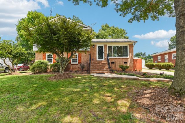 318 Red Roan Place, Charlotte, NC 28215