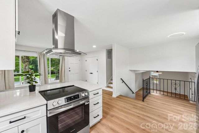 318 Red Roan Place, Charlotte, NC 28215