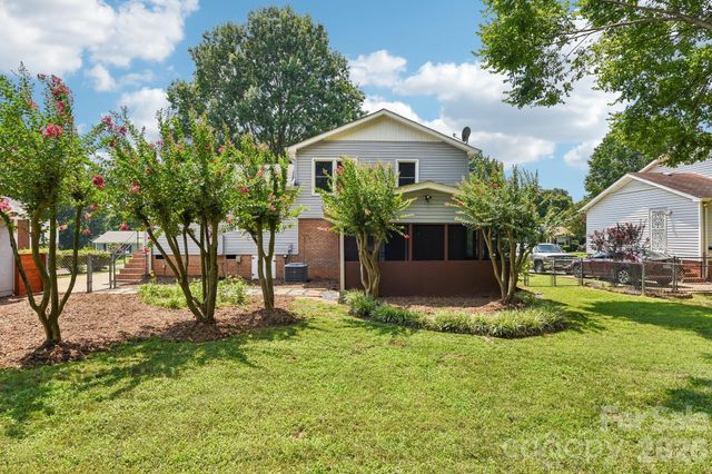 318 Red Roan Place, Charlotte, NC 28215