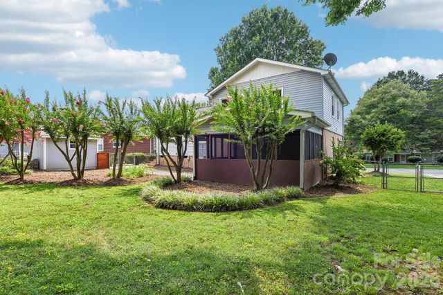 318 Red Roan Place, Charlotte, NC 28215