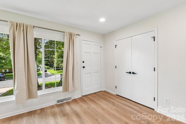 318 Red Roan Place, Charlotte, NC 28215
