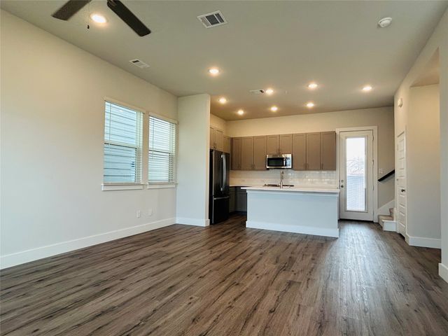 760 W Bedford Euless Road 218, Hurst, TX 76053