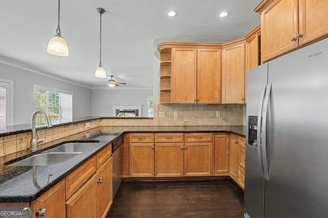 328 Thistlewood Run, Mcdonough, GA 30252