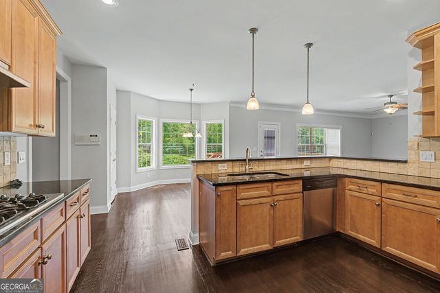 328 Thistlewood Run, Mcdonough, GA 30252