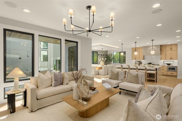 615 & 617 13th Avenue W, Kirkland, WA 98033