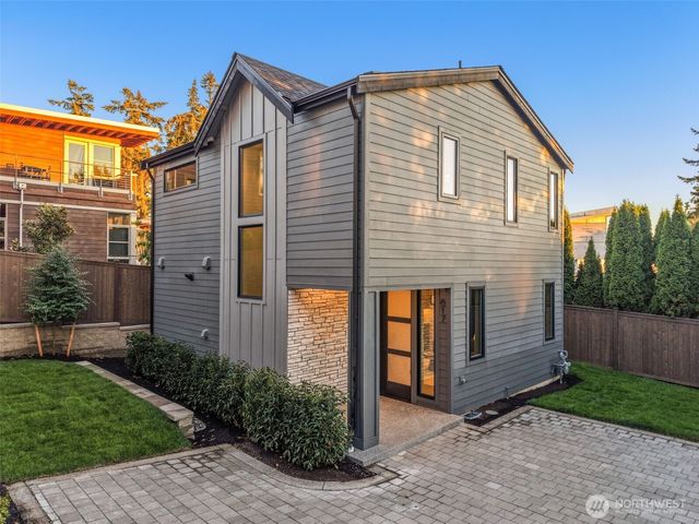615 & 617 13th Avenue W, Kirkland, WA 98033