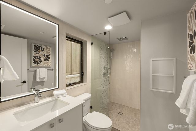 615 & 617 13th Avenue W, Kirkland, WA 98033