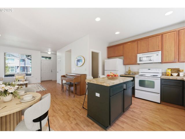 15943 Sw KAYLYNN Ln, Beaverton, OR 97006