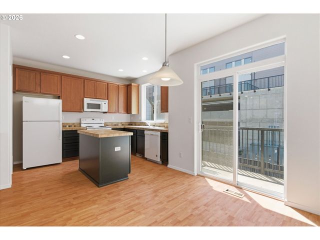 15943 Sw KAYLYNN Ln, Beaverton, OR 97006